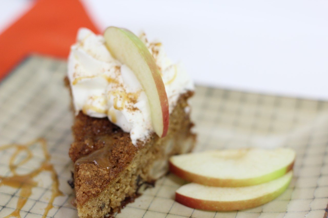 Old Fashion Apple Cake